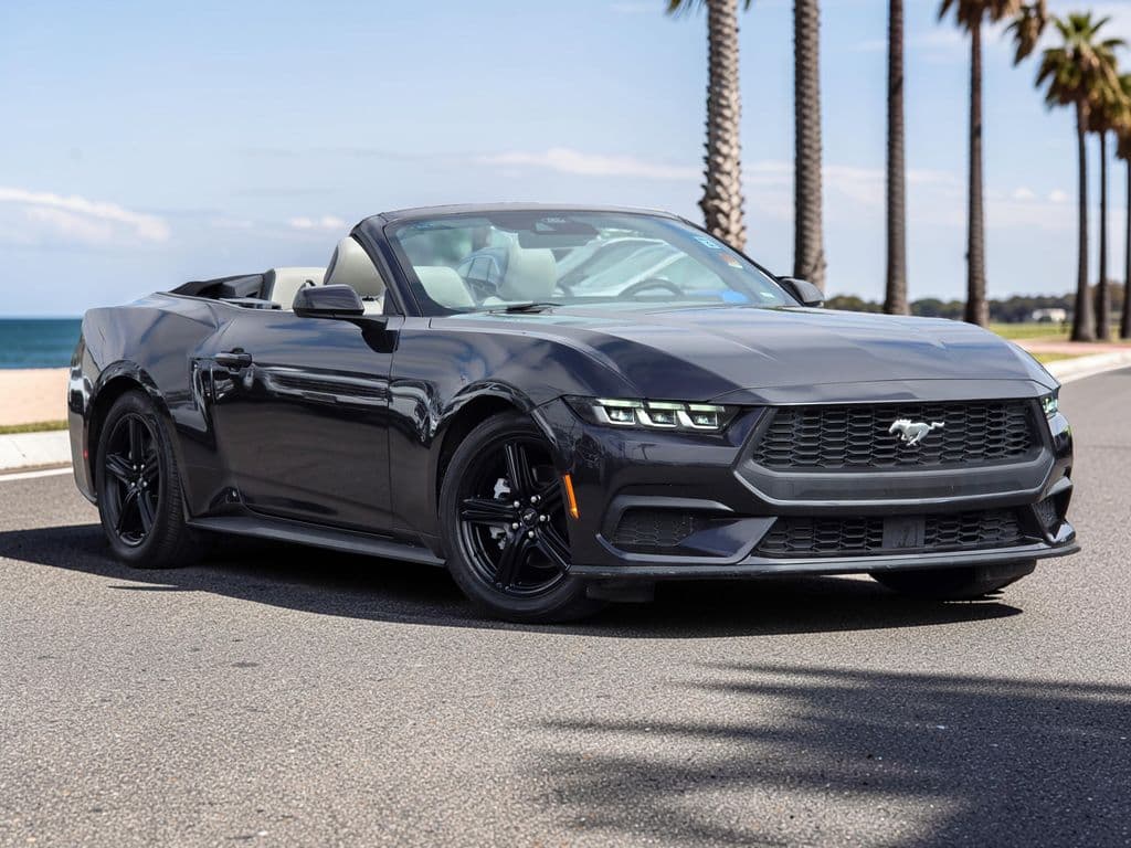 2024 Ford Mustang EcoBoost Premium — photo 2