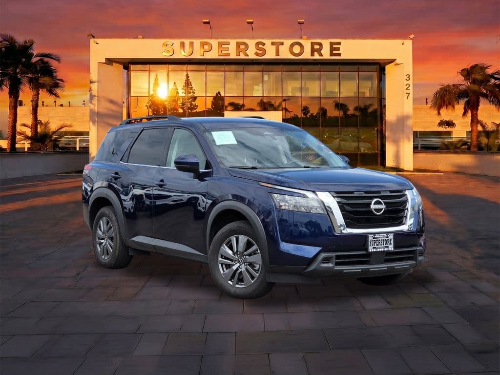 2025 Nissan Pathfinder SV