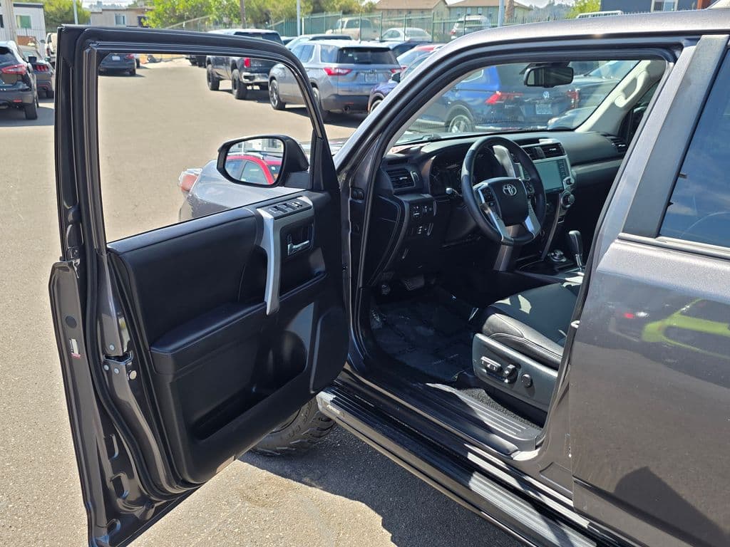 2022 Toyota 4Runner SR5 Premium — photo 44