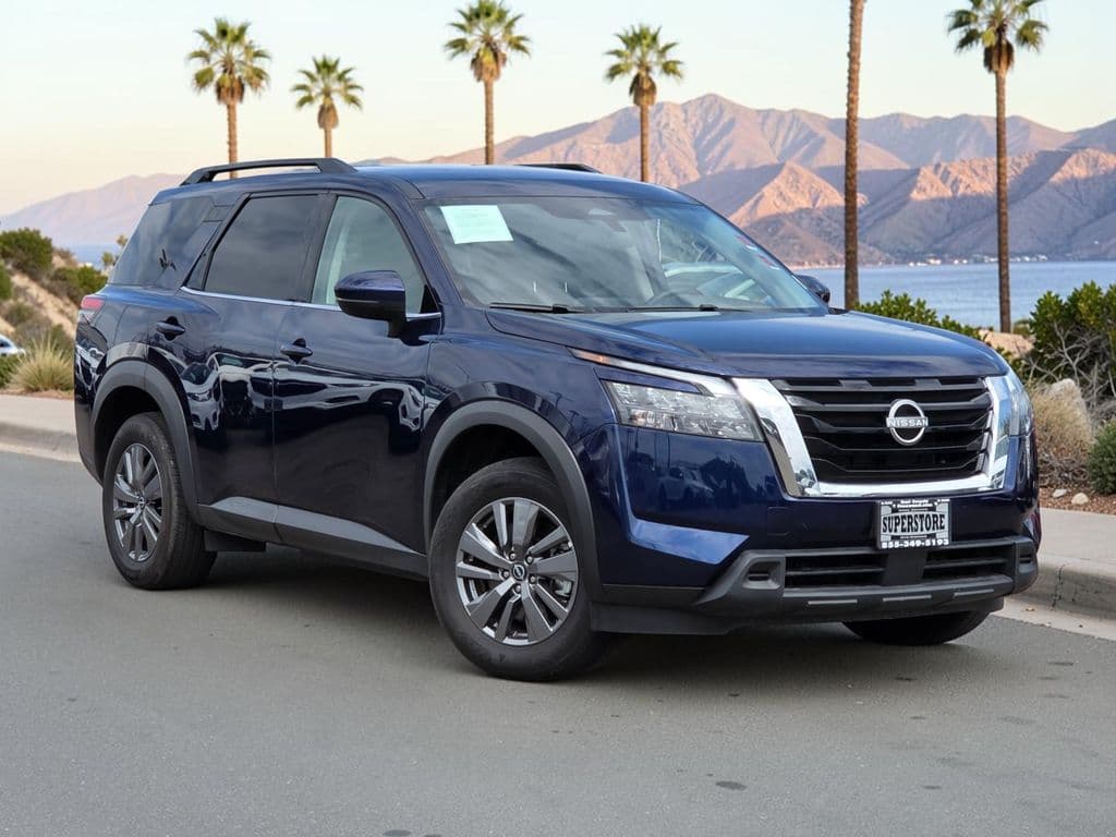 2025 Nissan Pathfinder SV — photo 2